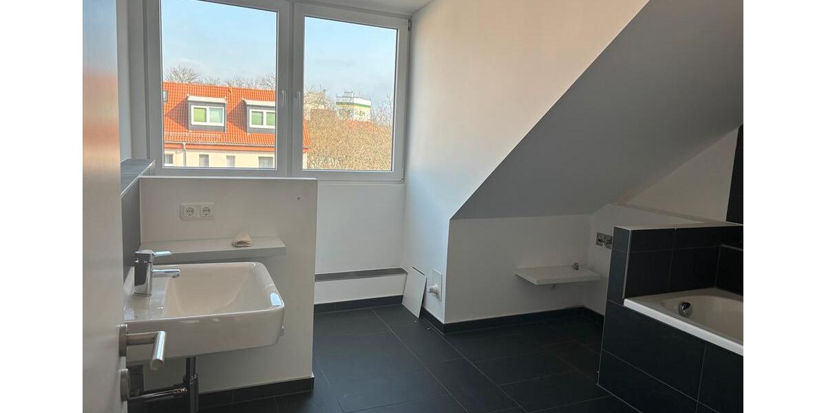 Dachgeschoßwohnung Erfurt Daberstedt - 4 Zimmer, 100 m&sup2;, 900&euro; | Angebot:25962245