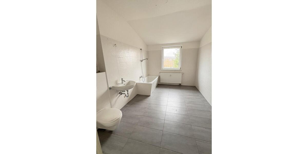 Dachgeschoßwohnung Sangerhausen - 2 Zimmer, 88 m&sup2;, 530&euro; | Angebot:23873326