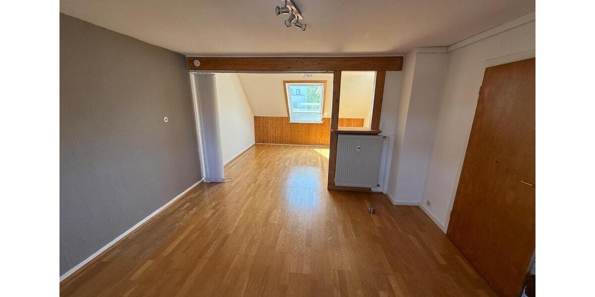 Dachgeschoßwohnung Frankfurt am Main Sindlingen - 2.5 Zimmer, 60 m&sup2;, 1.200&euro; | Angebot:26640404