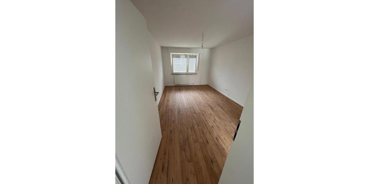 Etagenwohnung Baltmannsweiler - 4 Zimmer, 87 m&sup2;, 1.200&euro; | Angebot:26634518