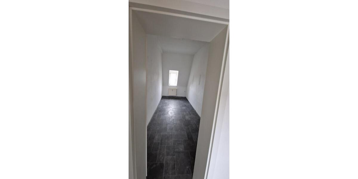 Dachgeschoßwohnung Weißenfels - 3 Zimmer, 80 m&sup2;, 480&euro; | Angebot:25080973