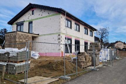 Haus Wiehl - 4 Zimmer, 120 m&sup2;, 1.500&euro; | Angebot:24730544