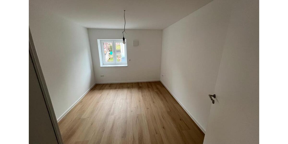Etagenwohnung Bühl - 3 Zimmer, 80 m&sup2;, 1.200&euro; | Angebot:25340802