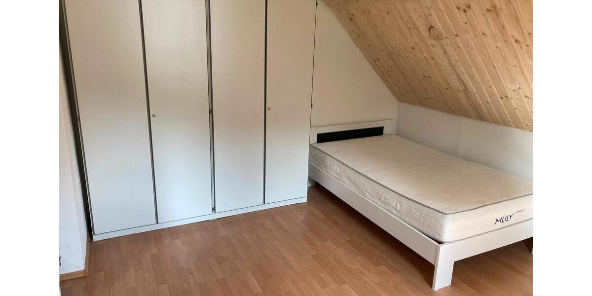 Dachgeschoßwohnung Tettau - 2 Zimmer, 53 m&sup2;, 350&euro; | Angebot:26464302