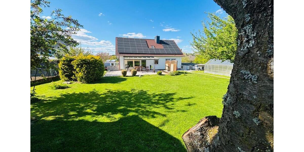 Einfamilienhaus Homberg (Efze) - 5 Zimmer, 180 m&sup2;, 1.500&euro; | Angebot:25964508