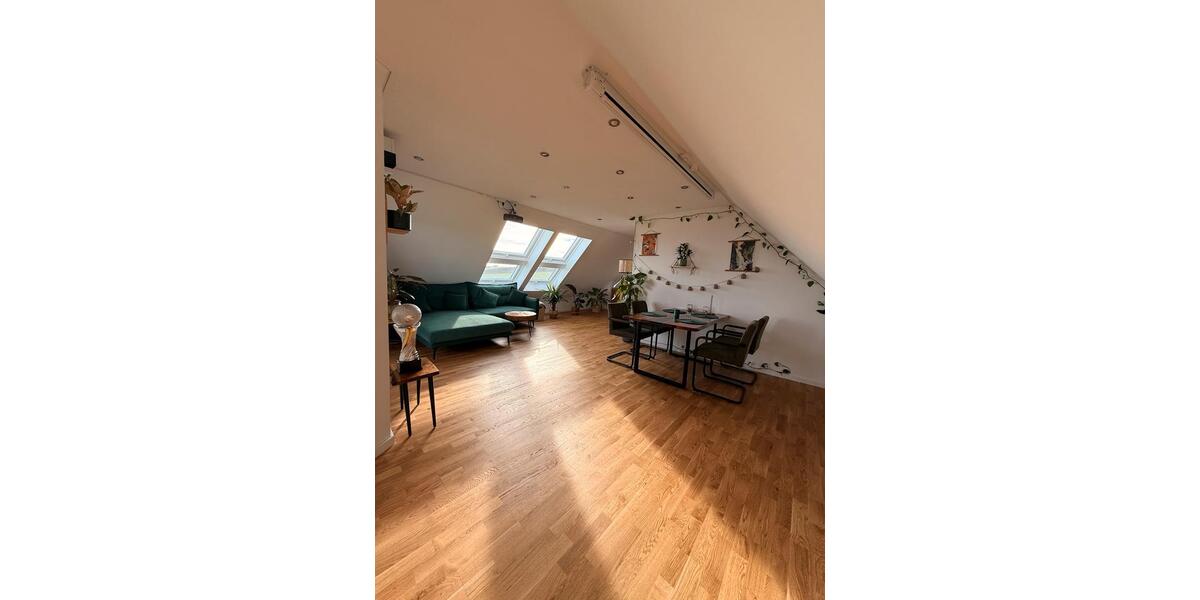 Dachgeschoßwohnung Cadolzburg - 3 Zimmer, 94 m&sup2;, 1.175&euro; | Angebot:26042536