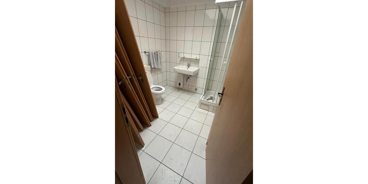 4 - Zimmer wohnung mit 2 Bädern zu vermieten 4 zimmer