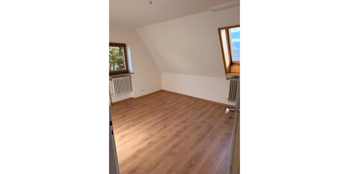 Großes Einfamilienhaus in Schwarzenfeld mit Garten zu vermieten 8 zimmer