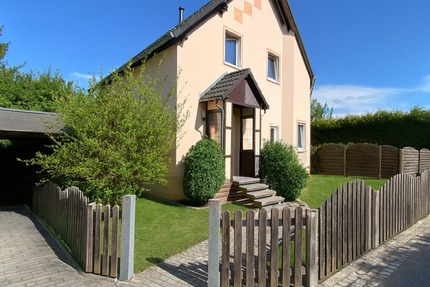 Modernes Familienleben im Grünen – Stilvolles Einfamilienhaus mit Garten & viel Platz in Niederwiesa 5 zimmer