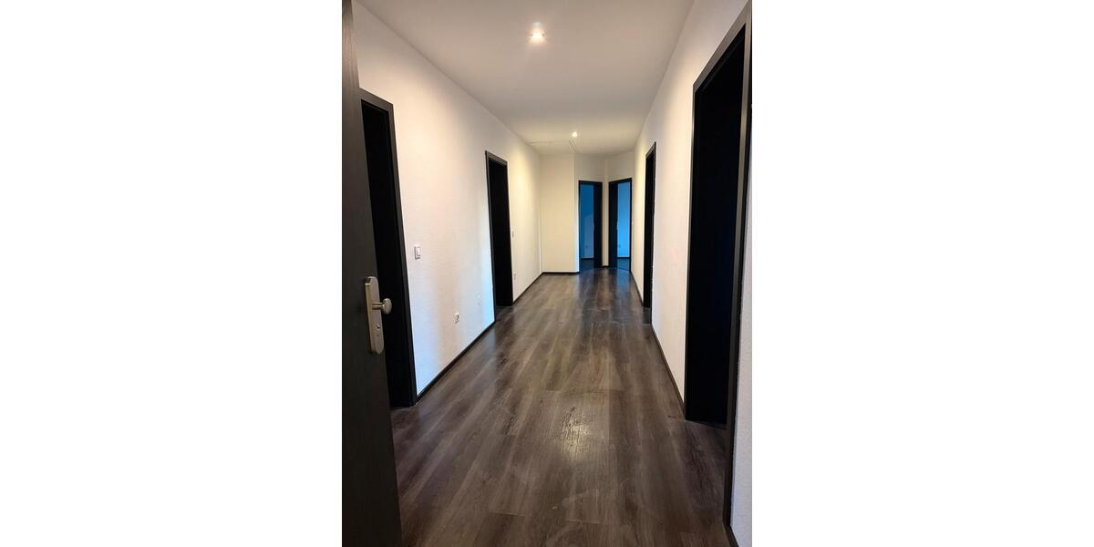 Dachgeschoßwohnung Werl - 4 Zimmer, 125 m&sup2;, 1.300&euro; | Angebot:24836741