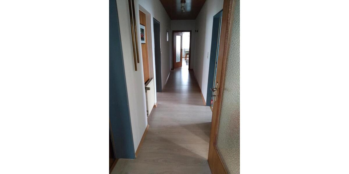 Etagenwohnung Laberweinting - 3 Zimmer, 120 m&sup2;, 28&euro; | Angebot:23874851