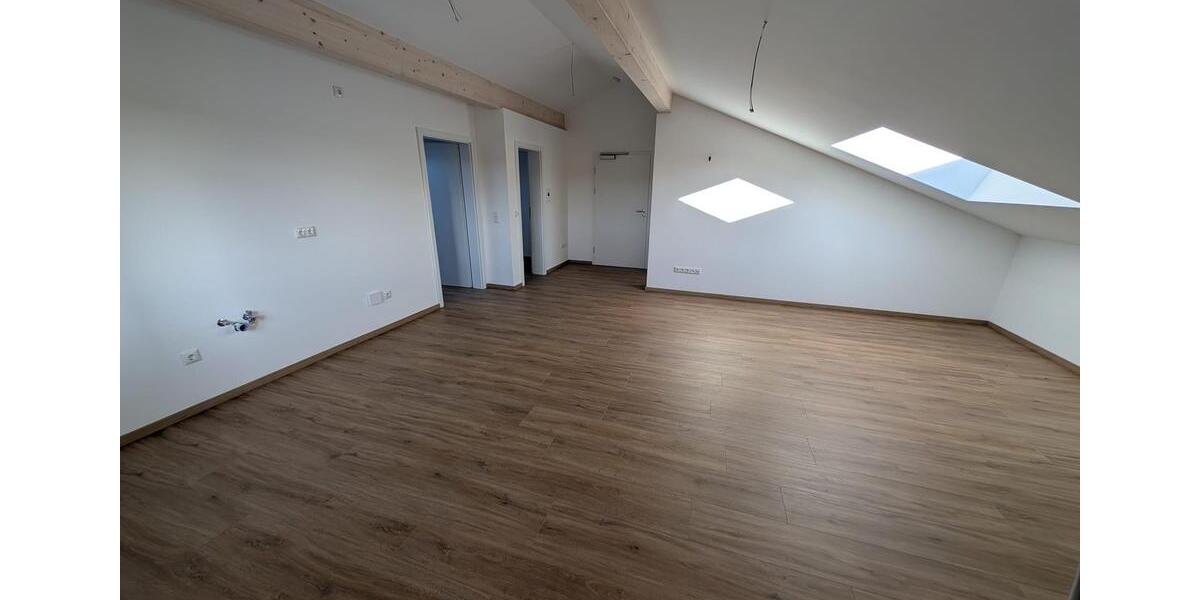 Dachgeschoßwohnung Essenbach - 2 Zimmer, 50 m&sup2;, 745&euro; | Angebot:26047079