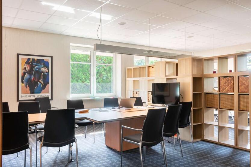 Großzügige Gewerbefläche mit flexibler Raumaufteilung und Wohnoption. Obj. 8989 zimmer