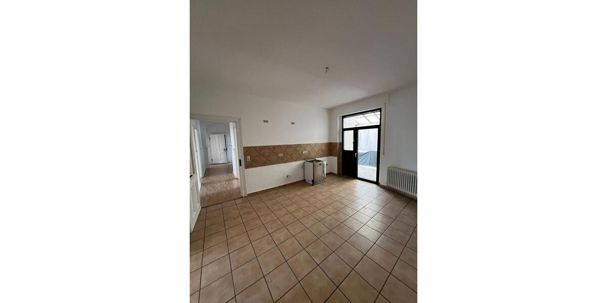 Etagenwohnung Arnsberg Rusch - 4 Zimmer, 150 m&sup2;, 810&euro; | Angebot:26675424
