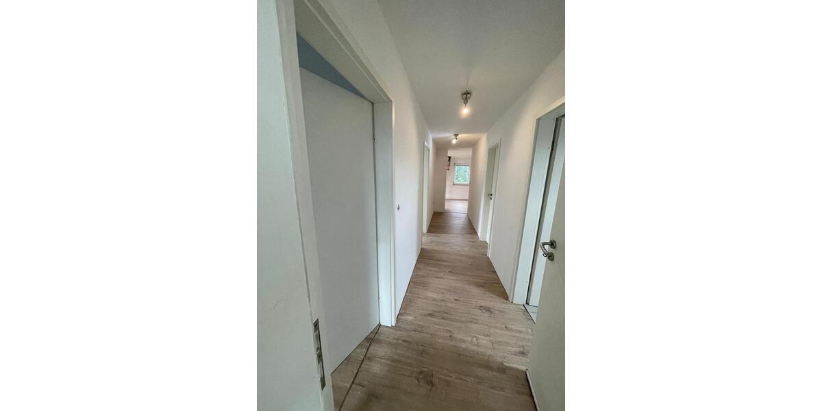 Dachgeschoßwohnung Dentlein am Forst - 3.5 Zimmer, 71 m&sup2;, 800&euro; | Angebot:25395573