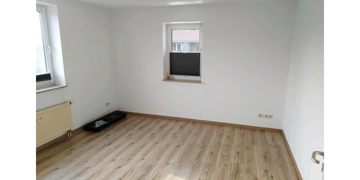 Etagenwohnung Ihlow - 2.5 Zimmer, 80 m&sup2;, 1.100&euro; | Angebot:26268016