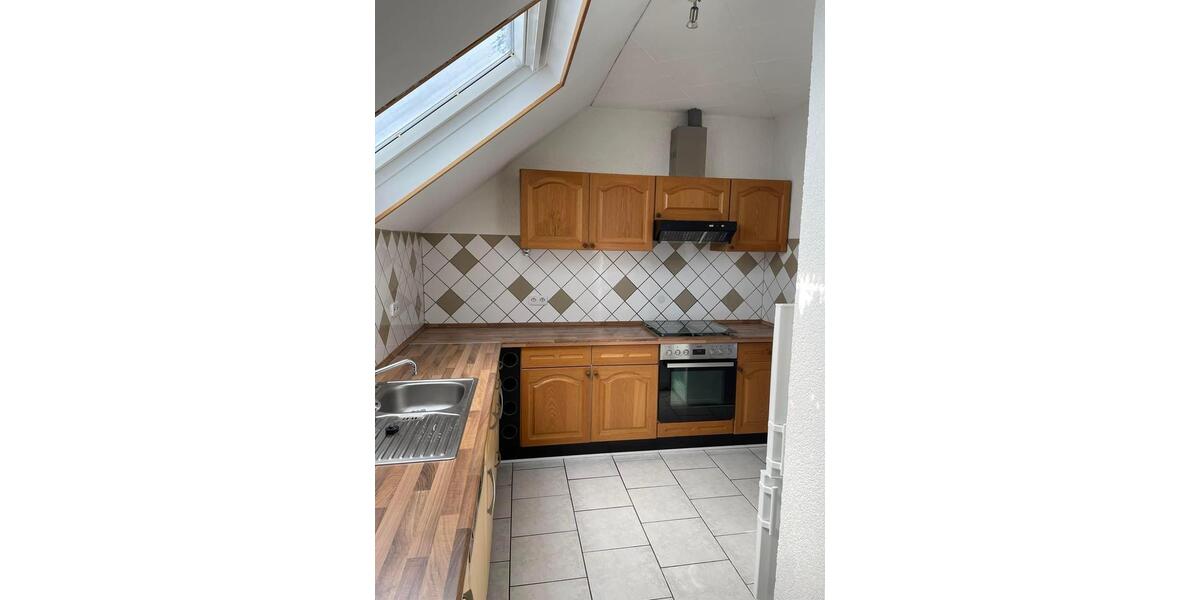 Dachgeschoßwohnung Heusweiler - 4 Zimmer, 111 m&sup2;, 850&euro; | Angebot:26444346