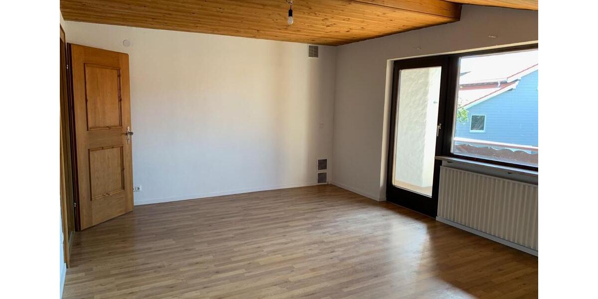 Dachgeschoßwohnung Lengenwang - 2 Zimmer, 90 m&sup2;, 810&euro; | Angebot:25868429