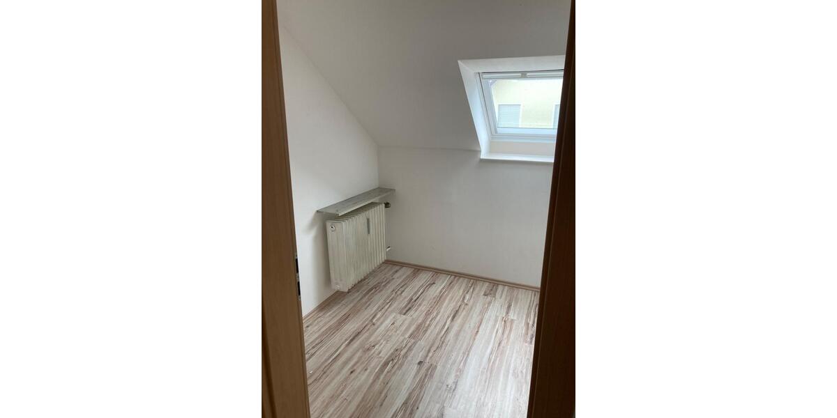 Dachgeschoßwohnung Neuburg an der Donau - 2.5 Zimmer, 86 m&sup2;, 810&euro; | Angebot:25992233