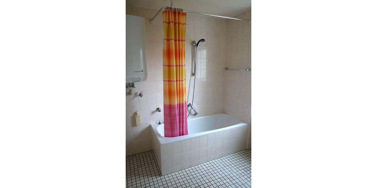 LET`S GO WEST ** Helle 2 Zi. Wohnung - mit großem Balkon und Einbauküche** 2 zimmer