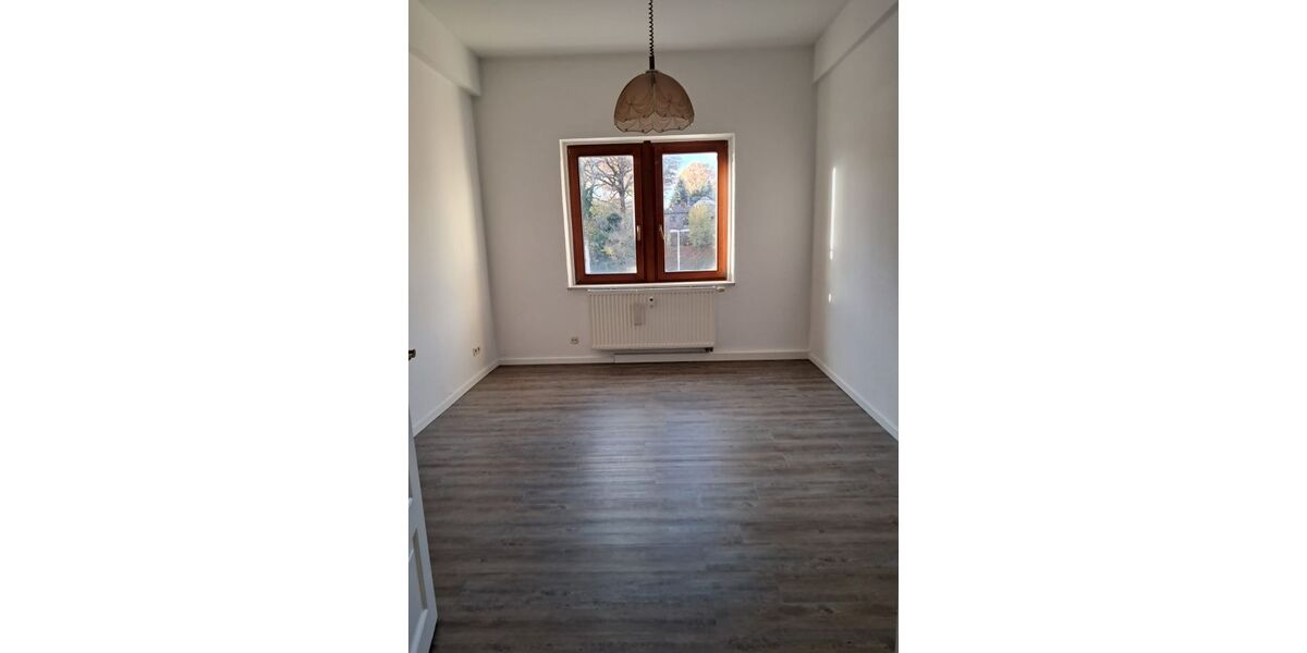 3-RAUMWOHNUNG - ZENTRAL -MITTEN IN WITTGENSDORFChemnitz - Etagenwohnung Chemnitz Wittgensdorf | Angebot:26357993