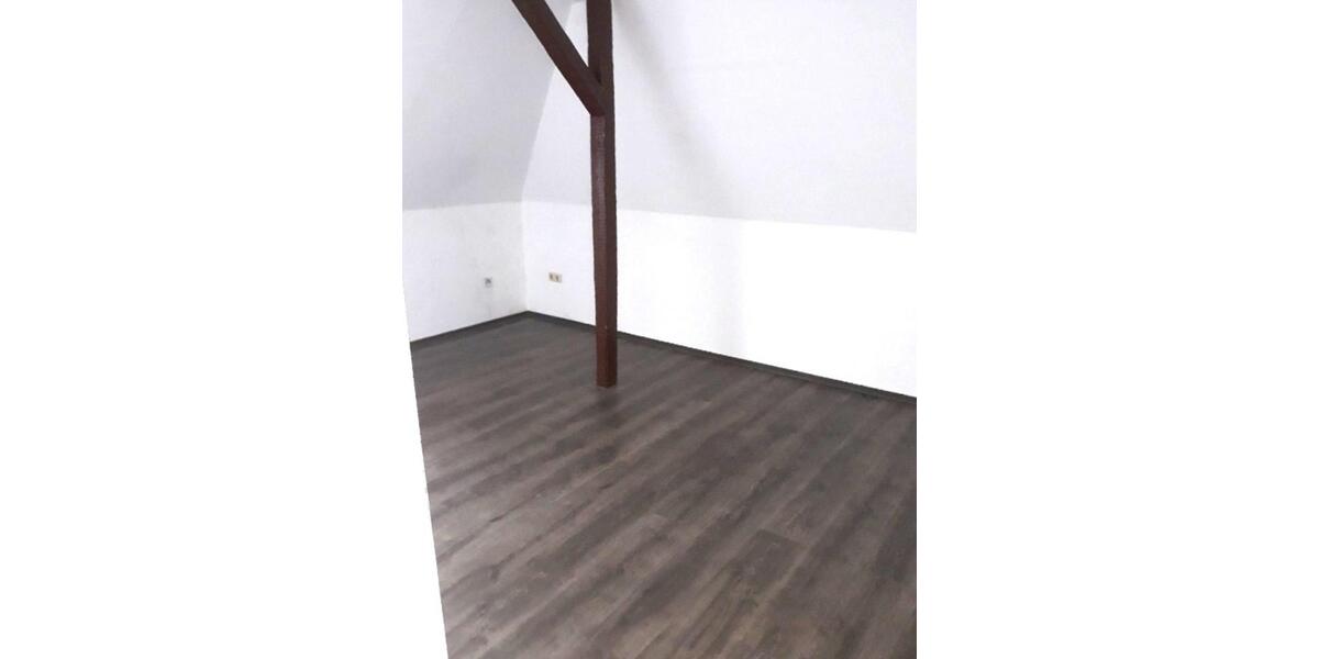 027005 - 4 ZKB Wohnung im 2. OG links zu vermieten 4 zimmer