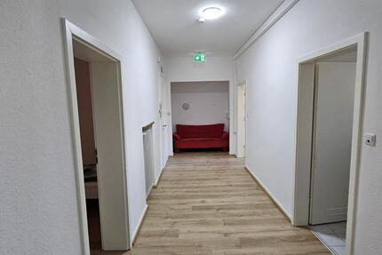 Zentrumsnahe WG-geeignete-Wohnung am Stresemannplatz! zimmer