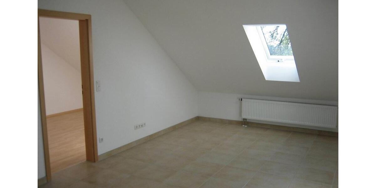 Dachgeschoßwohnung Berglern - 2 Zimmer, 32 m&sup2;, 480&euro; | Angebot:26603781