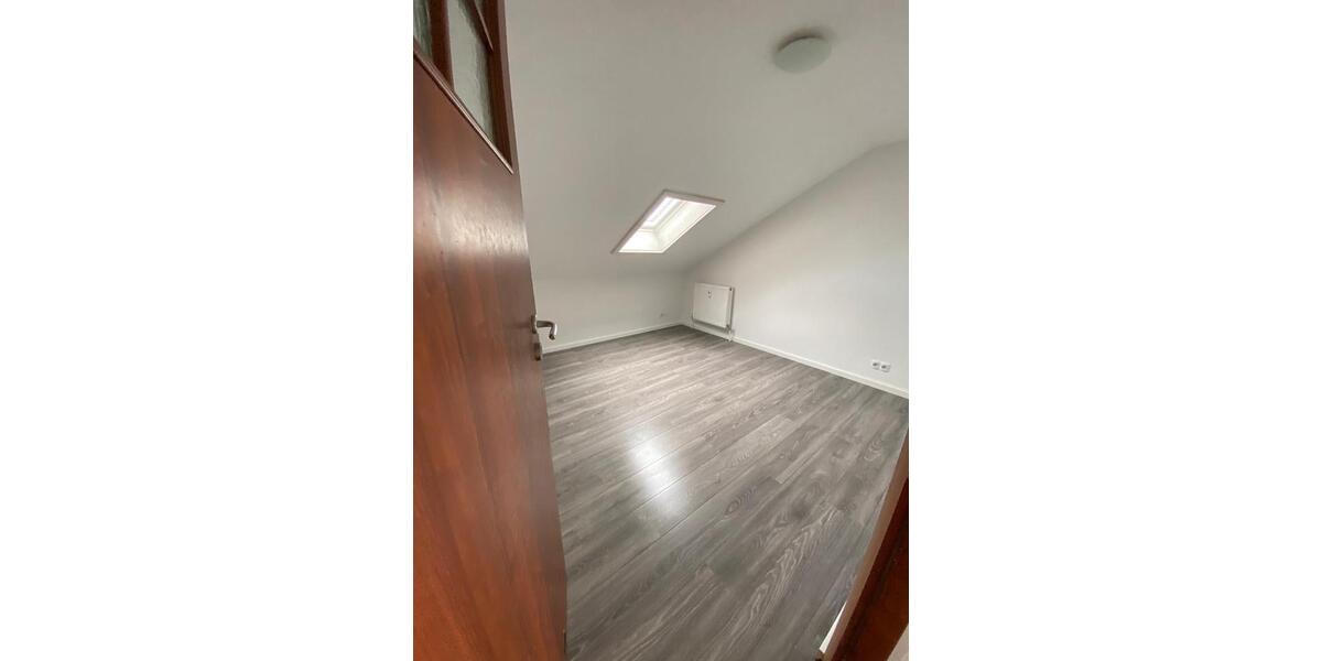 Dachgeschoßwohnung Hohenpeißenberg - 3 Zimmer, 85 m&sup2;, 1.180&euro; | Angebot:26025693