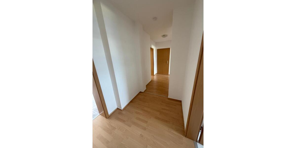 Etagenwohnung Staßfurt - 2 Zimmer, 66 m&sup2;, 460&euro; | Angebot:25948615