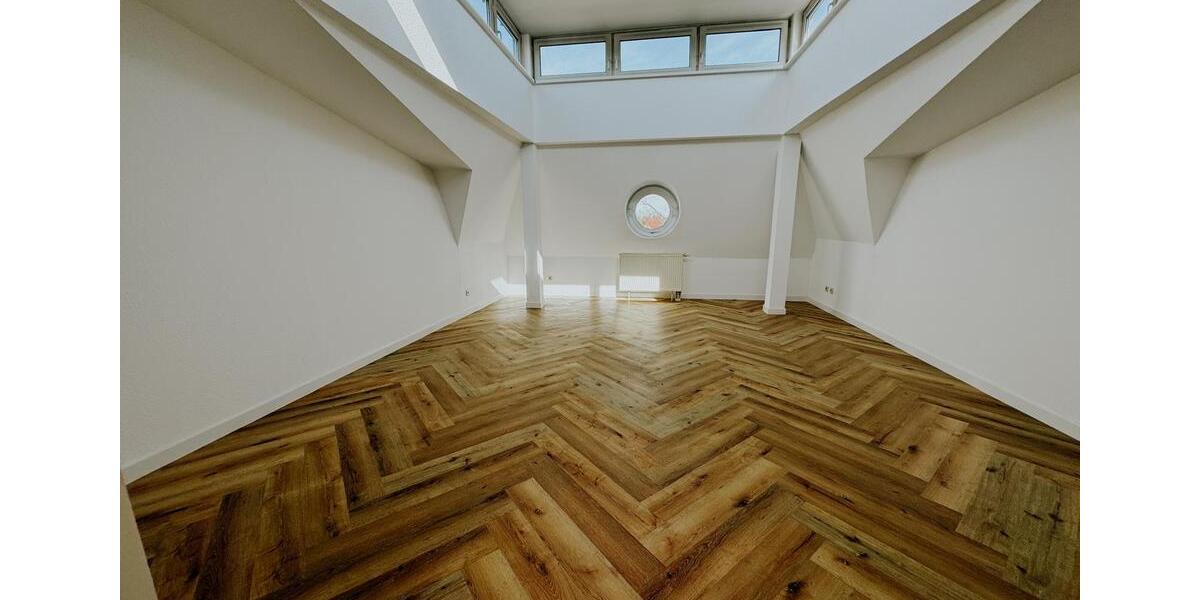 Dachgeschoßwohnung Oranienburg - 4 Zimmer, 135 m&sup2;, 2.050&euro; | Angebot:25795481