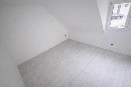 Wohnung Niefern-Öschelbronn Öschelbronn - 4 Zimmer, 90 m&sup2;, 1.100&euro; | Angebot:26702458