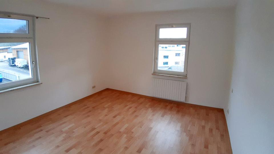 Gemütliche 3-Raum-Wohnung im 1. Obergeschoss zu vermieten. 3 zimmer