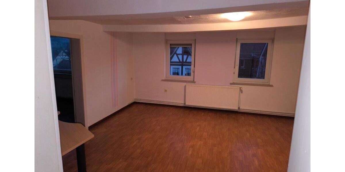 Etagenwohnung Helsa - 3 Zimmer, 90 m&sup2;, 685&euro; | Angebot:25931307