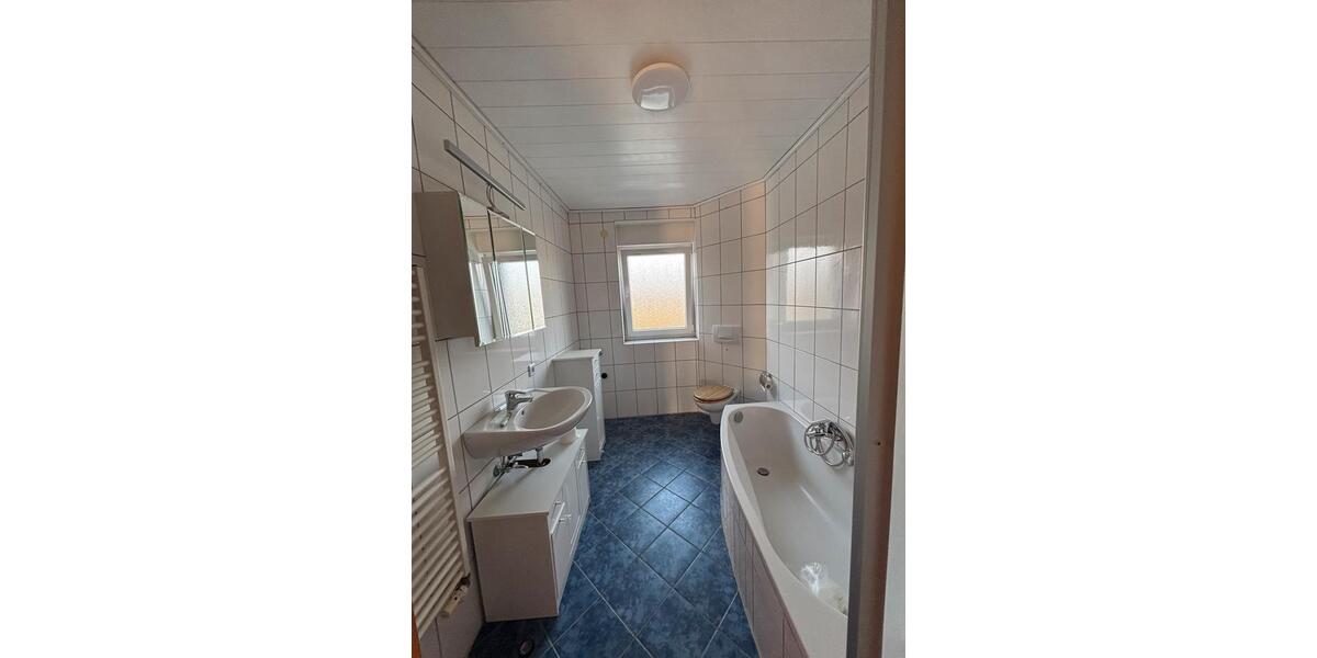 Etagenwohnung Wesendorf - 4 Zimmer, 90 m&sup2;, 880&euro; | Angebot:25980986