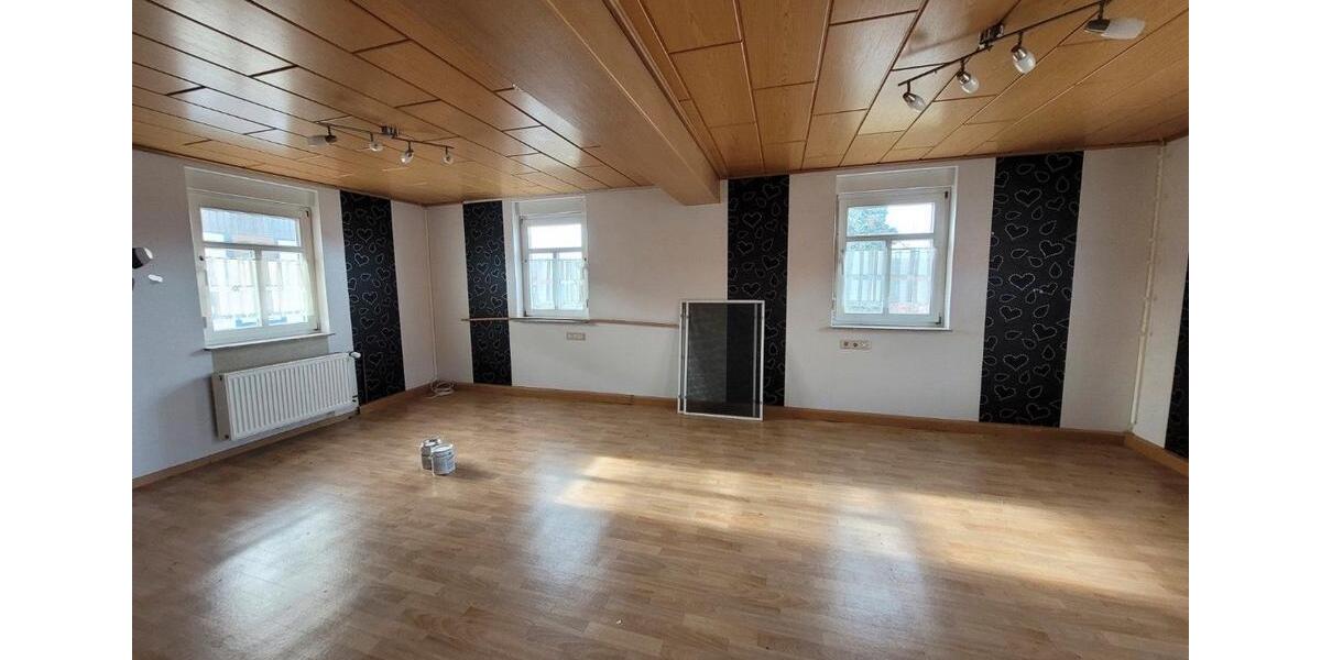 Bauernhaus, Landhaus Bad Hersfeld - 6 Zimmer, 194 m&sup2;, 1.060&euro; | Angebot:26486213