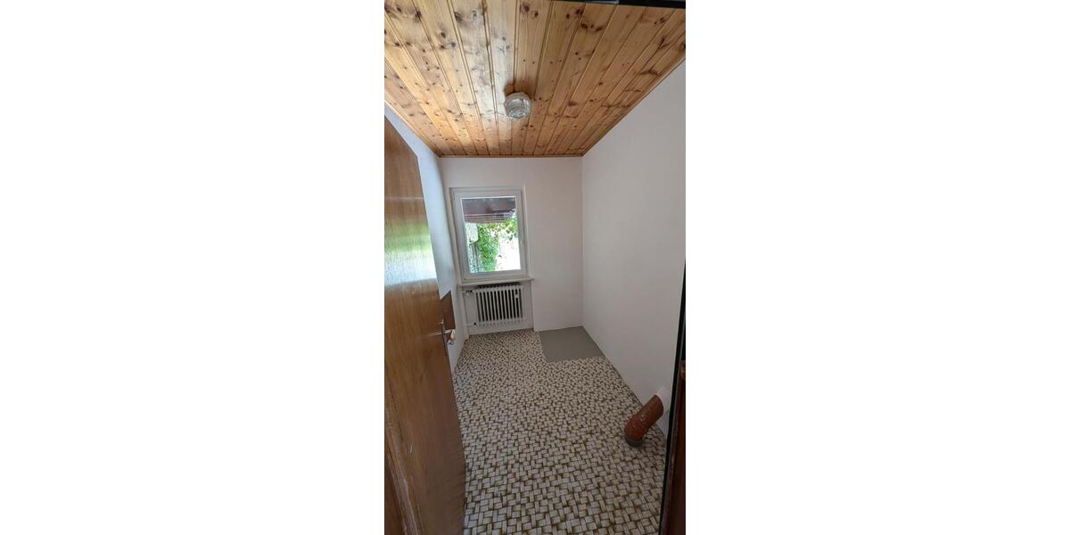 Dachgeschoßwohnung Jesberg - 2.5 Zimmer, 80 m&sup2;, 420&euro; | Angebot:25364398