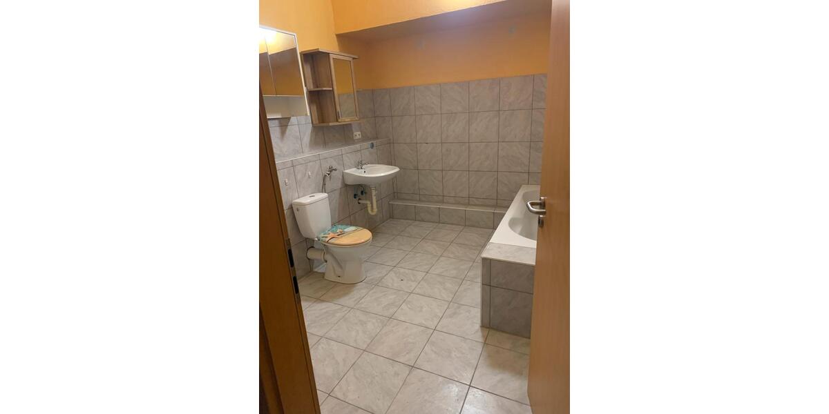 Etagenwohnung Sollstedt - 4 Zimmer, 90 m&sup2;, 560&euro; | Angebot:23270506