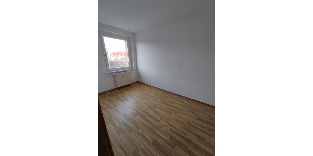 Etagenwohnung Stendal - 4 Zimmer, 71 m&sup2;, 483&euro; | Angebot:25974530