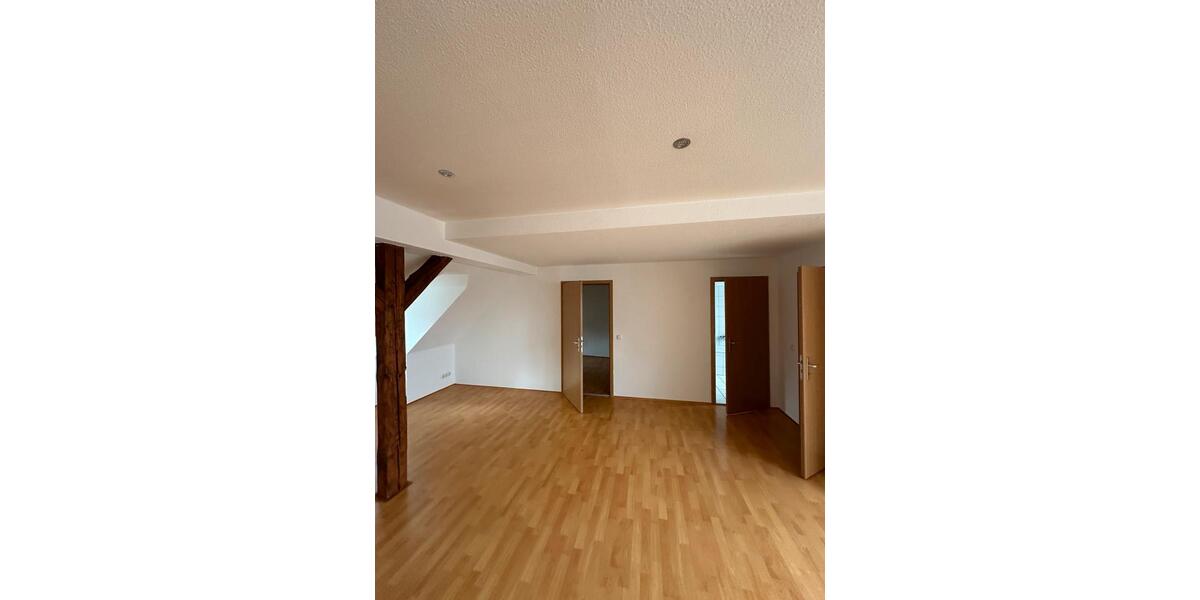 Dachgeschoßwohnung Goslar - 2.5 Zimmer, 90 m&sup2;, 765&euro; | Angebot:26131014