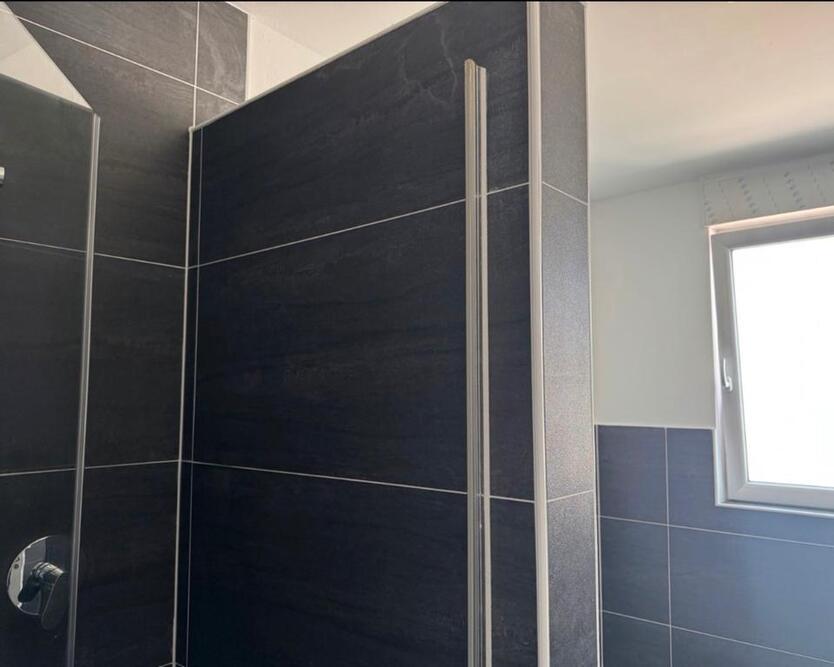 Moderne 3-Zimmer-DG Wohnung in Schloss Neuhaus zimmer