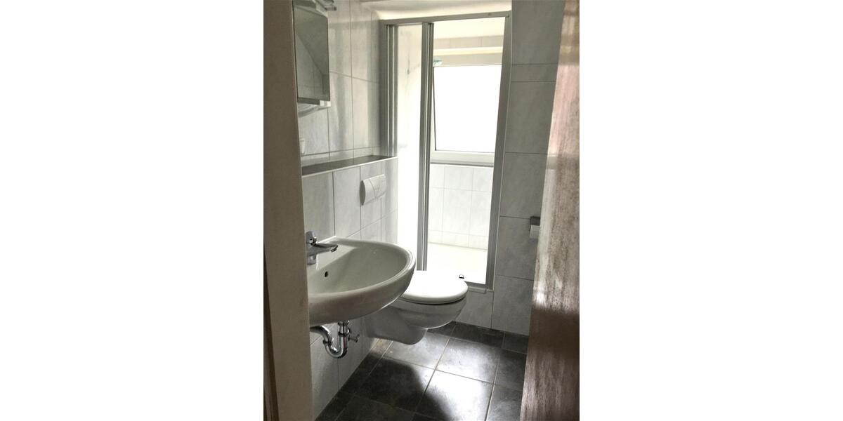 Dachgeschoßwohnung Halver - 2.5 Zimmer, 52 m&sup2;, 350&euro; | Angebot:24535476