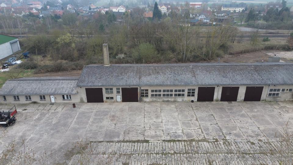 500 qm Halle mit 2.000 qm Freifläche in 39628 Kläden zu vermieten