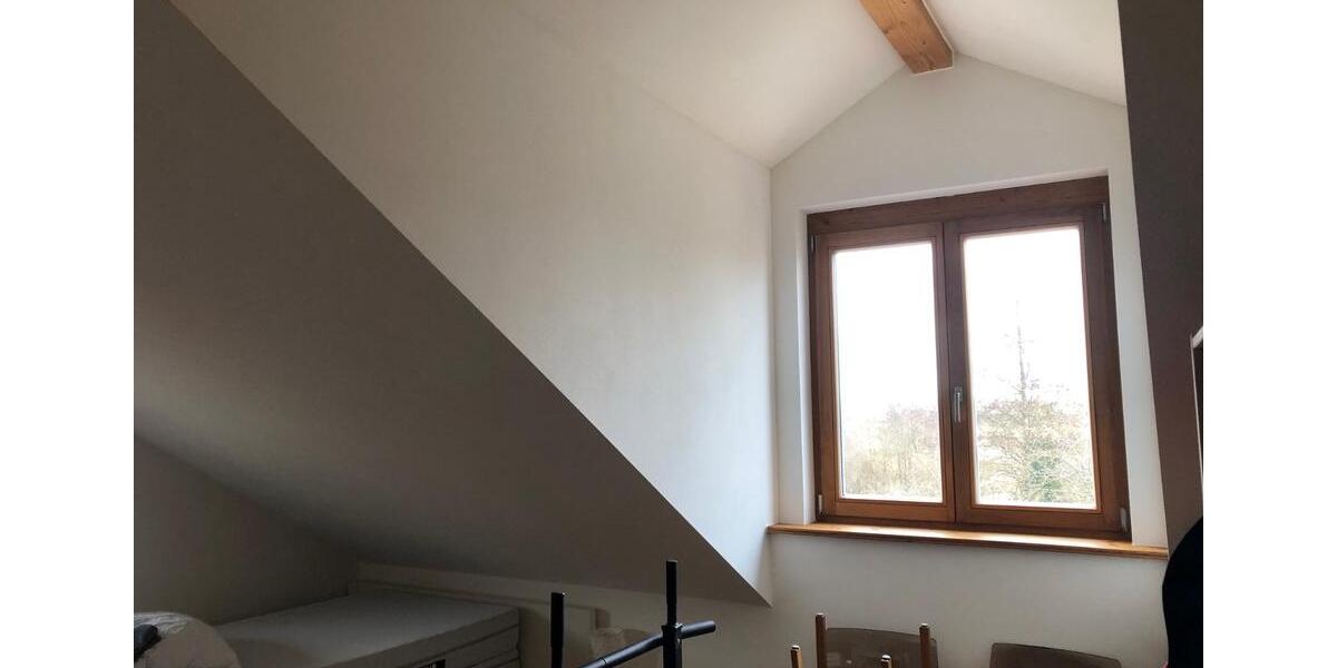 Dachgeschoßwohnung Geiselhöring - 5 Zimmer, 160 m&sup2;, 1.270&euro; | Angebot:25137741