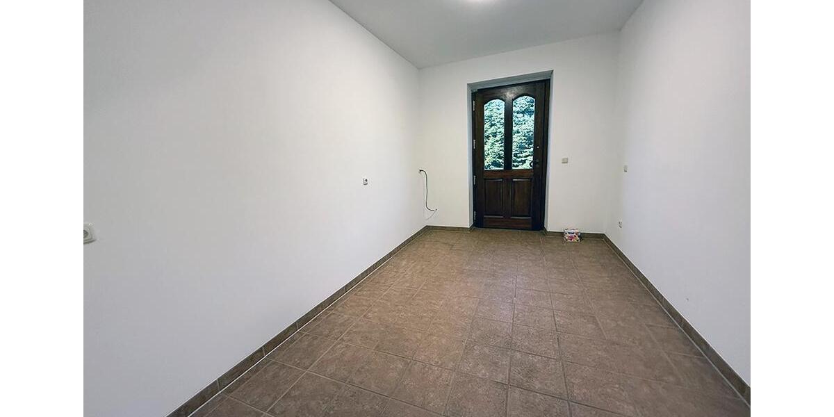 Dachgeschoßwohnung Issum - 5 Zimmer, 140 m&sup2;, 1.150&euro; | Angebot:26249906