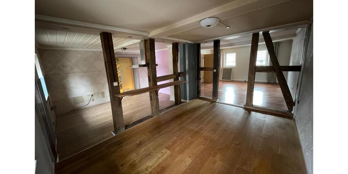Etagenwohnung Calden - 9 Zimmer, 250 m&sup2;, 1.150&euro; | Angebot:24835525