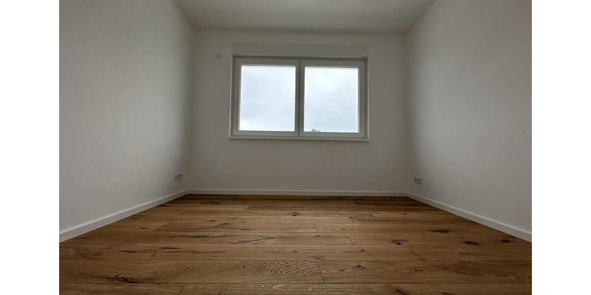 Erstbezug! Exklusives Wohnen im DG: 3-Zimmer, 5m Deckenhöhe, KfW 40, Klimaanlage, EBK & Südbalkon 3 zimmer