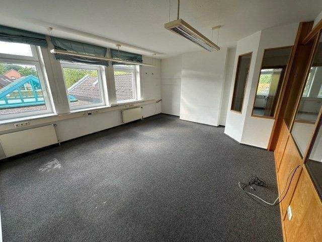 Gewerbeobjekt Harsefeld - 7 Zimmer, 190 m&sup2;, 1.805&euro; | Angebot:25701399