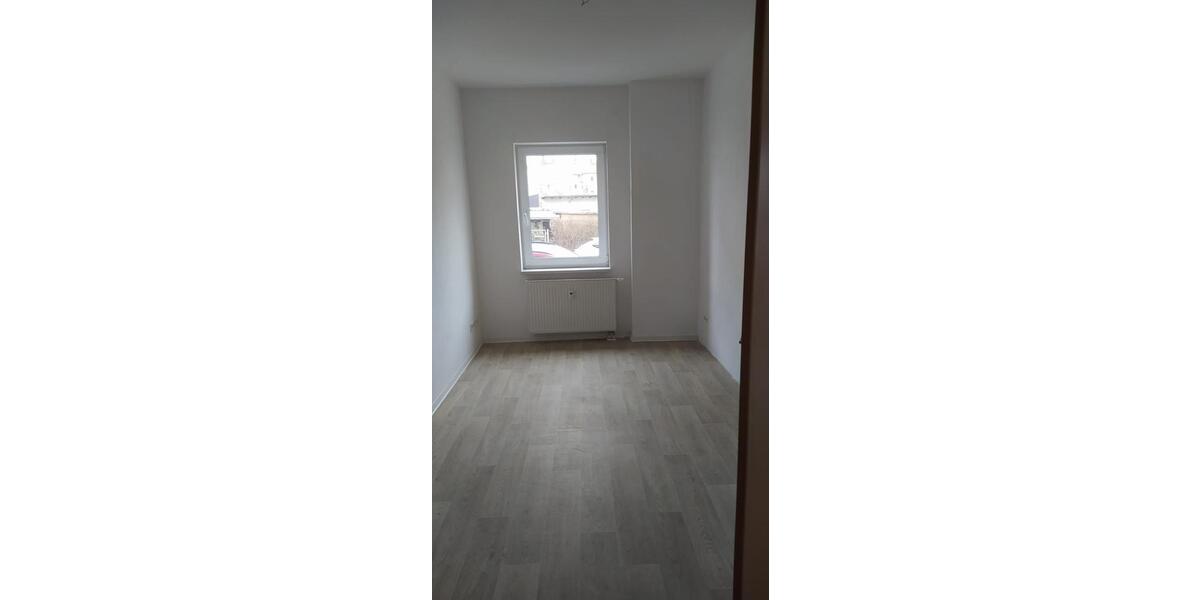 Erdgeschoßwohnung Gera Alt-Taubenpreskeln - 4 Zimmer, 105 m&sup2;, 600&euro; | Angebot:25959372