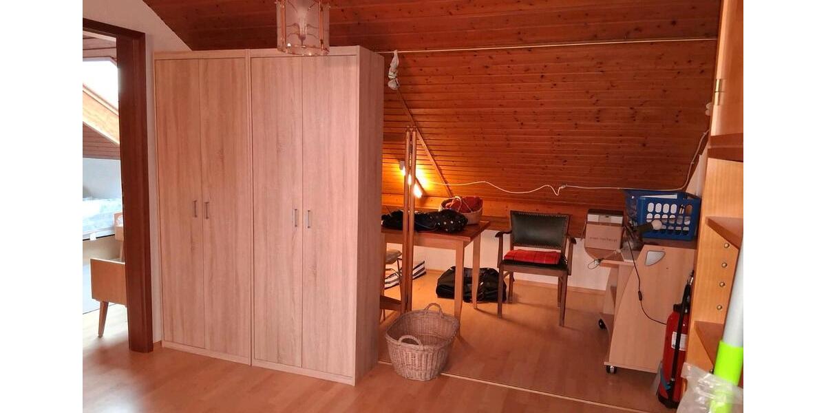 Dachgeschoßwohnung Leutershausen - 2.5 Zimmer, 70 m&sup2;, 750&euro; | Angebot:24771837